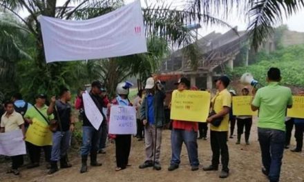Plantation workers stage rally to demand overtime payment