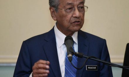 Locals shunning certain jobs may result in Foreigners becoming the fourth force in M’sia – Tun M
