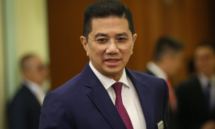 Azmin Ali: Govt allows approved economic sectors to resume full operations tomorrow