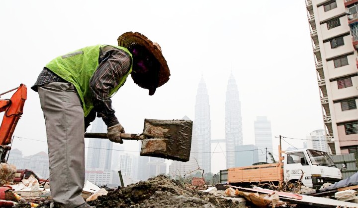 Most Construction Sites In Malaysia Failed To Follow SOP During CMCO